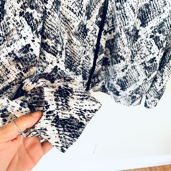 Victoria's Secret Pink Black/White Full Zip Hoodie Windbreaker Jacket Women's XS - Picture 8 of 11